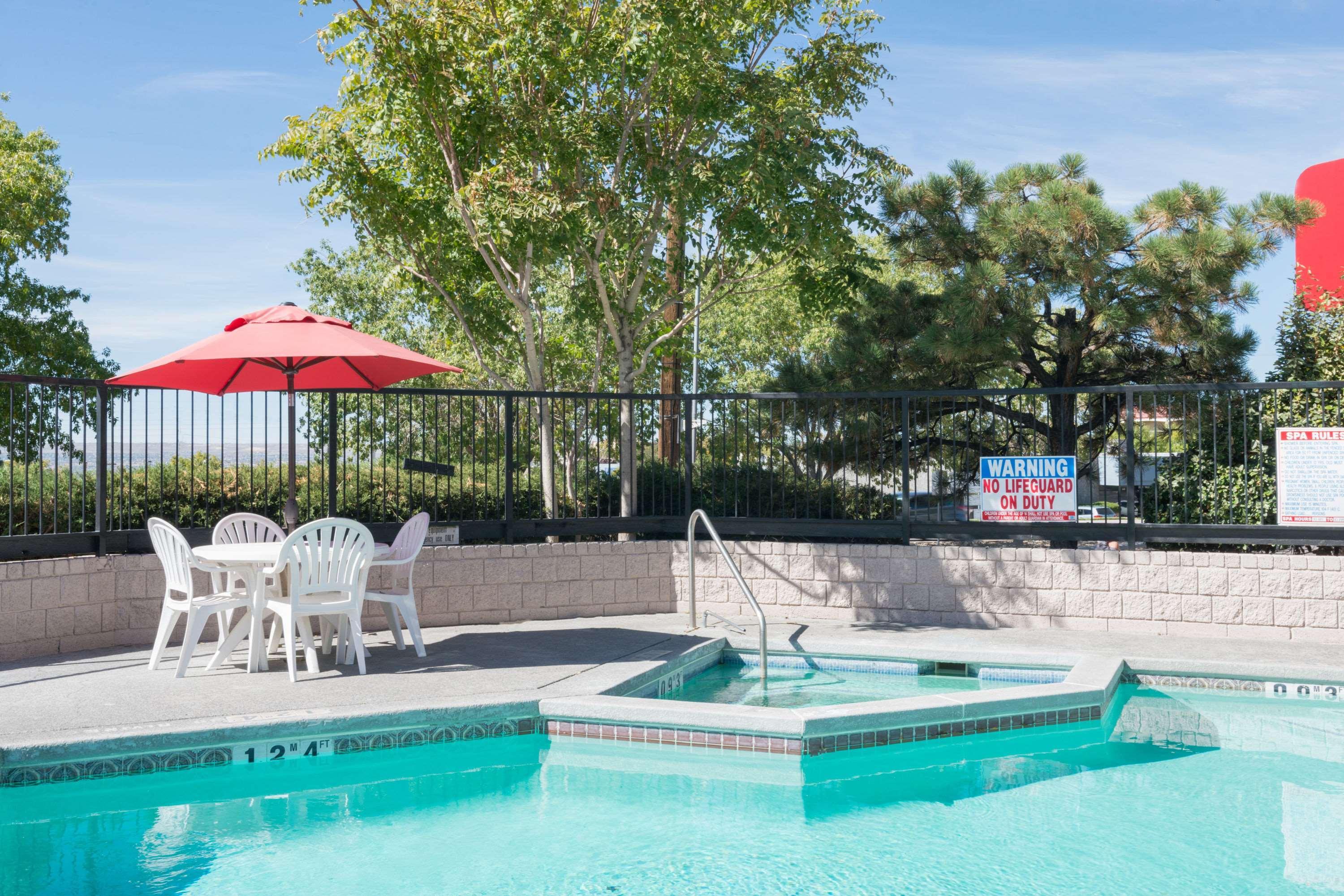 Ramada By Wyndham Albuquerque Airport Hotel Buitenkant foto