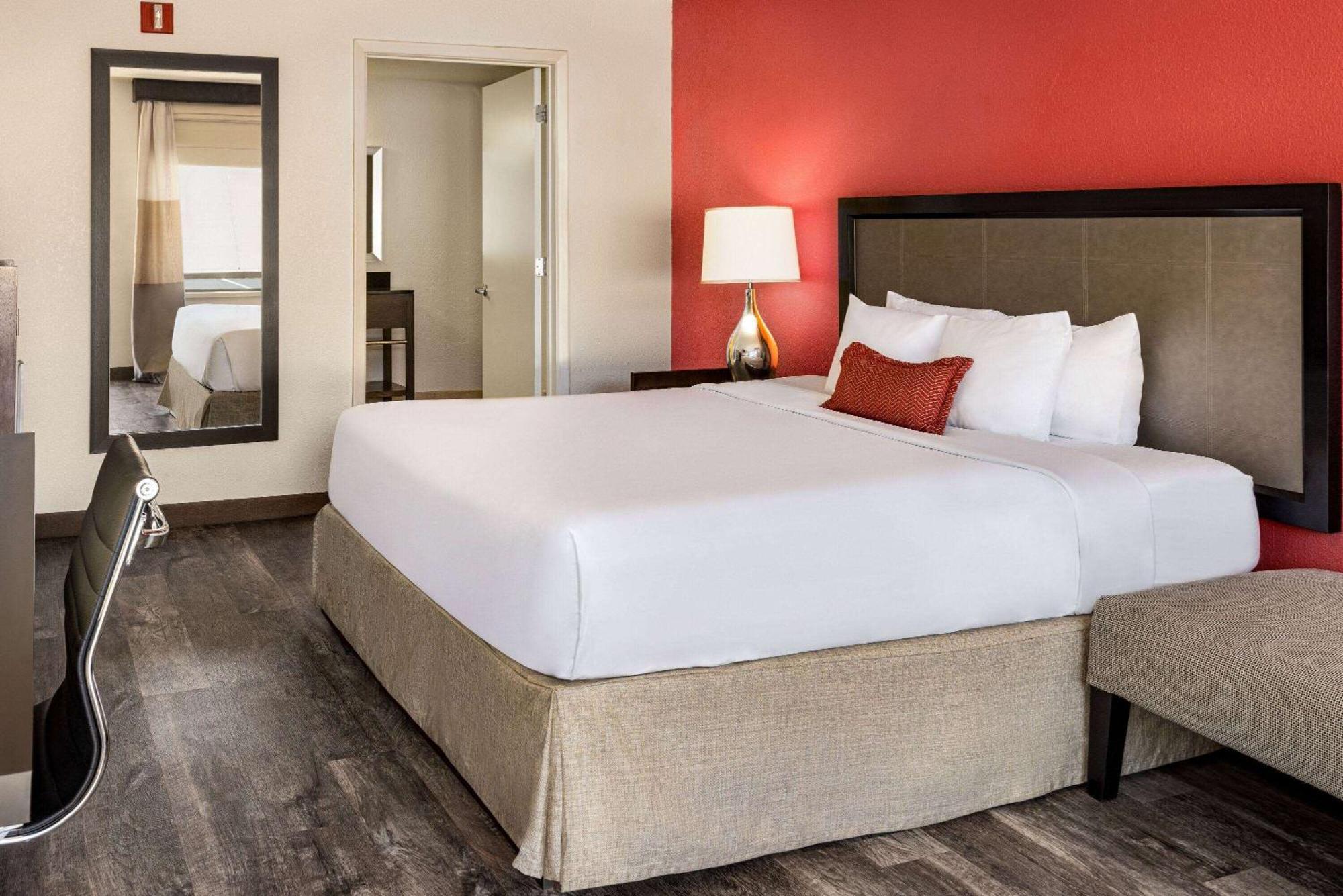 Ramada By Wyndham Albuquerque Airport Hotel Buitenkant foto