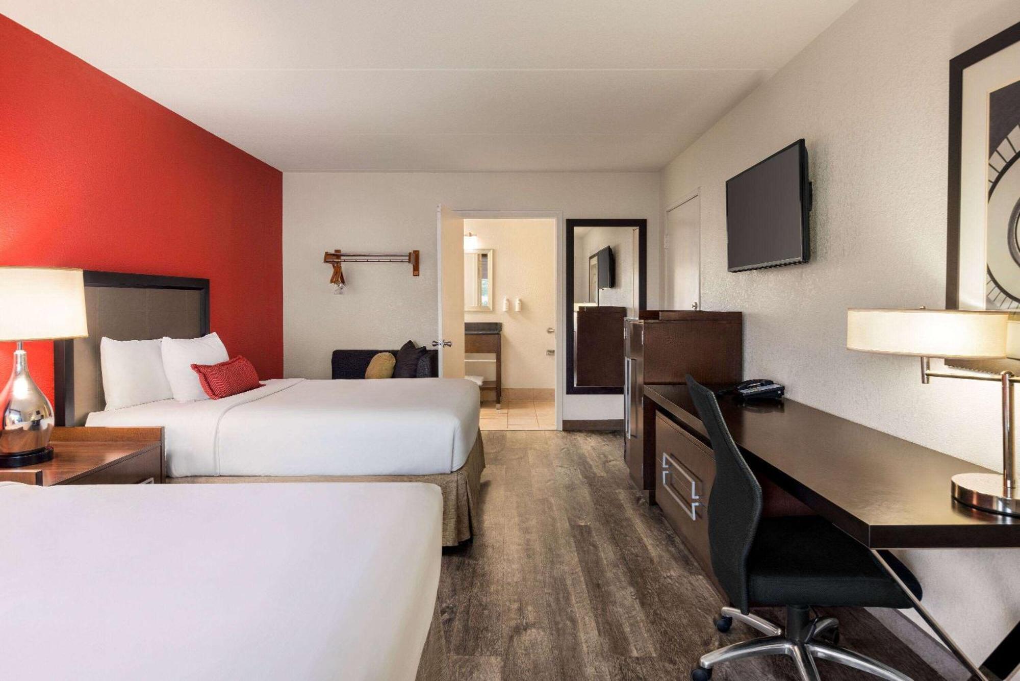 Ramada By Wyndham Albuquerque Airport Hotel Buitenkant foto