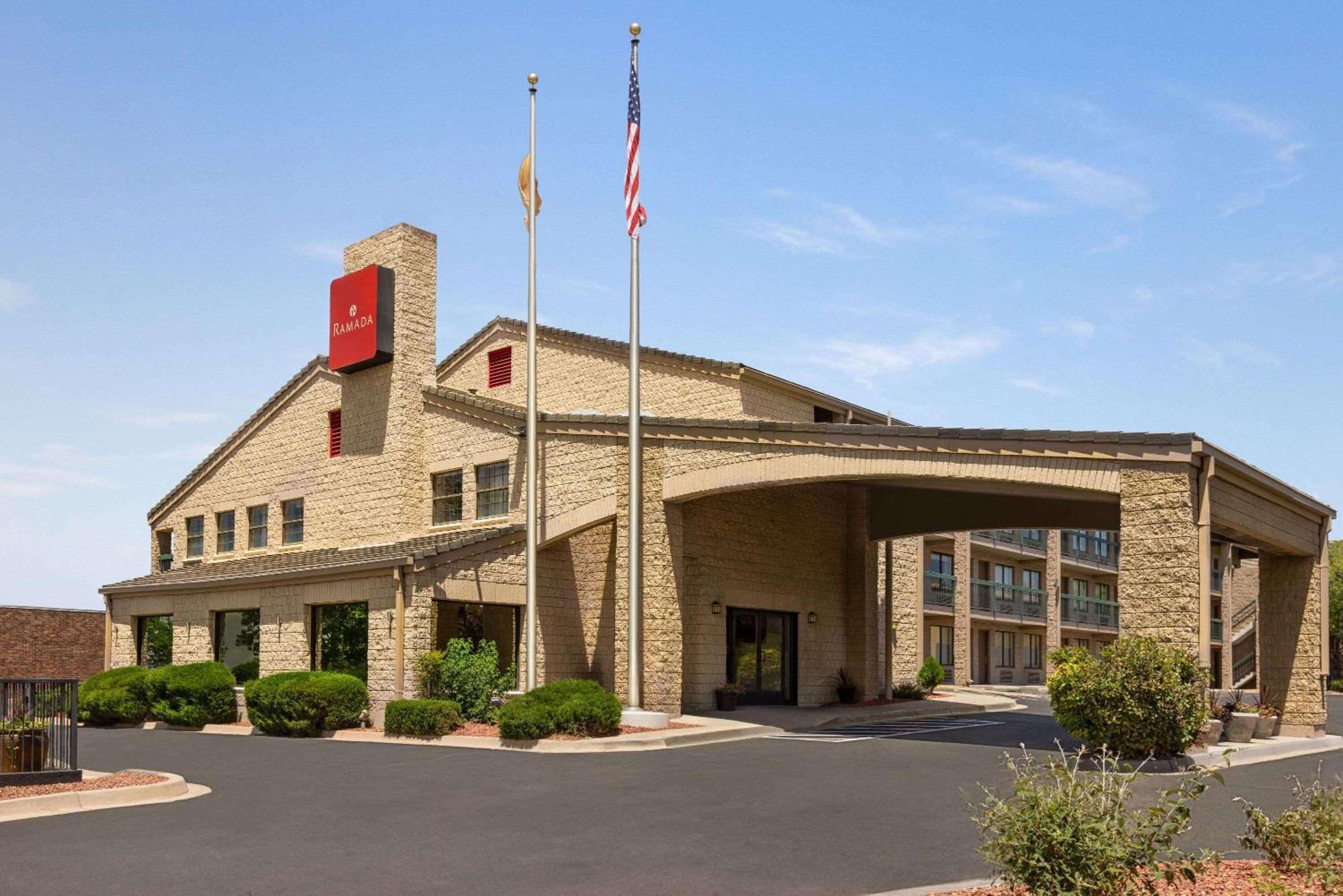 Ramada By Wyndham Albuquerque Airport Hotel Buitenkant foto