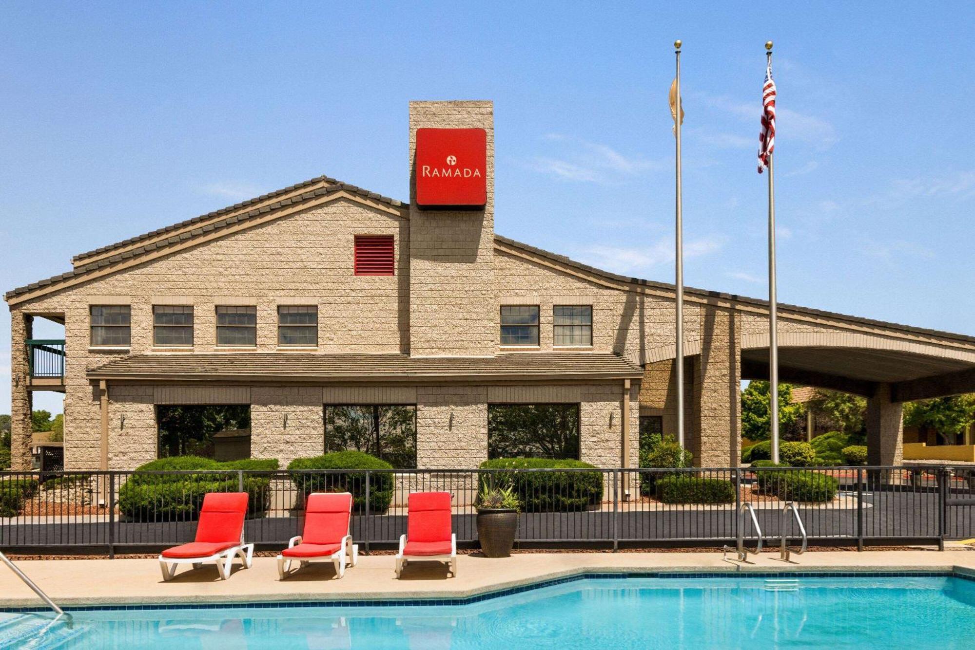 Ramada By Wyndham Albuquerque Airport Hotel Buitenkant foto
