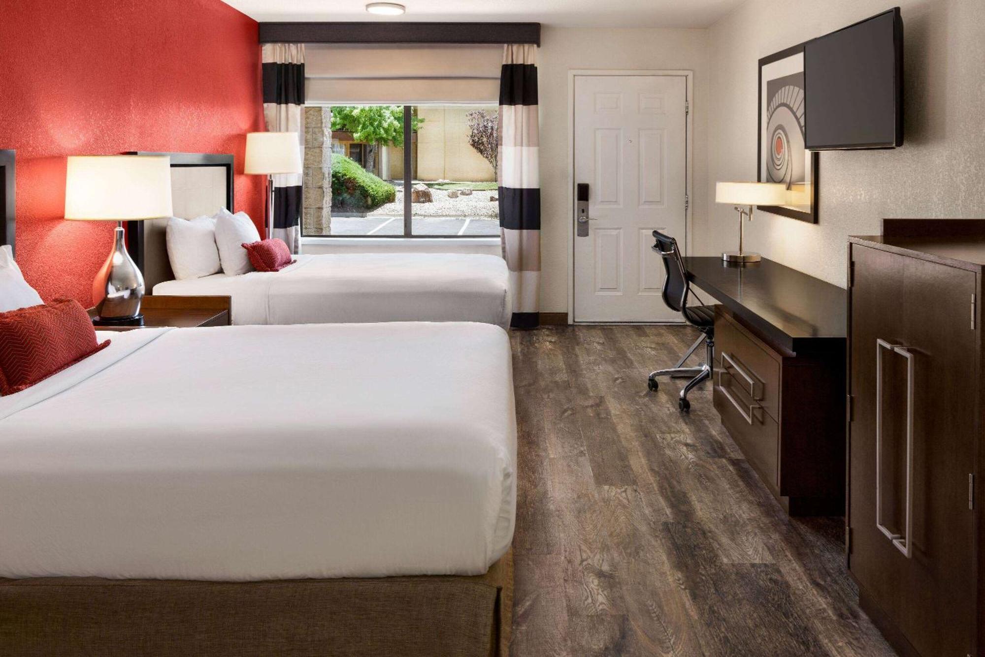 Ramada By Wyndham Albuquerque Airport Hotel Buitenkant foto