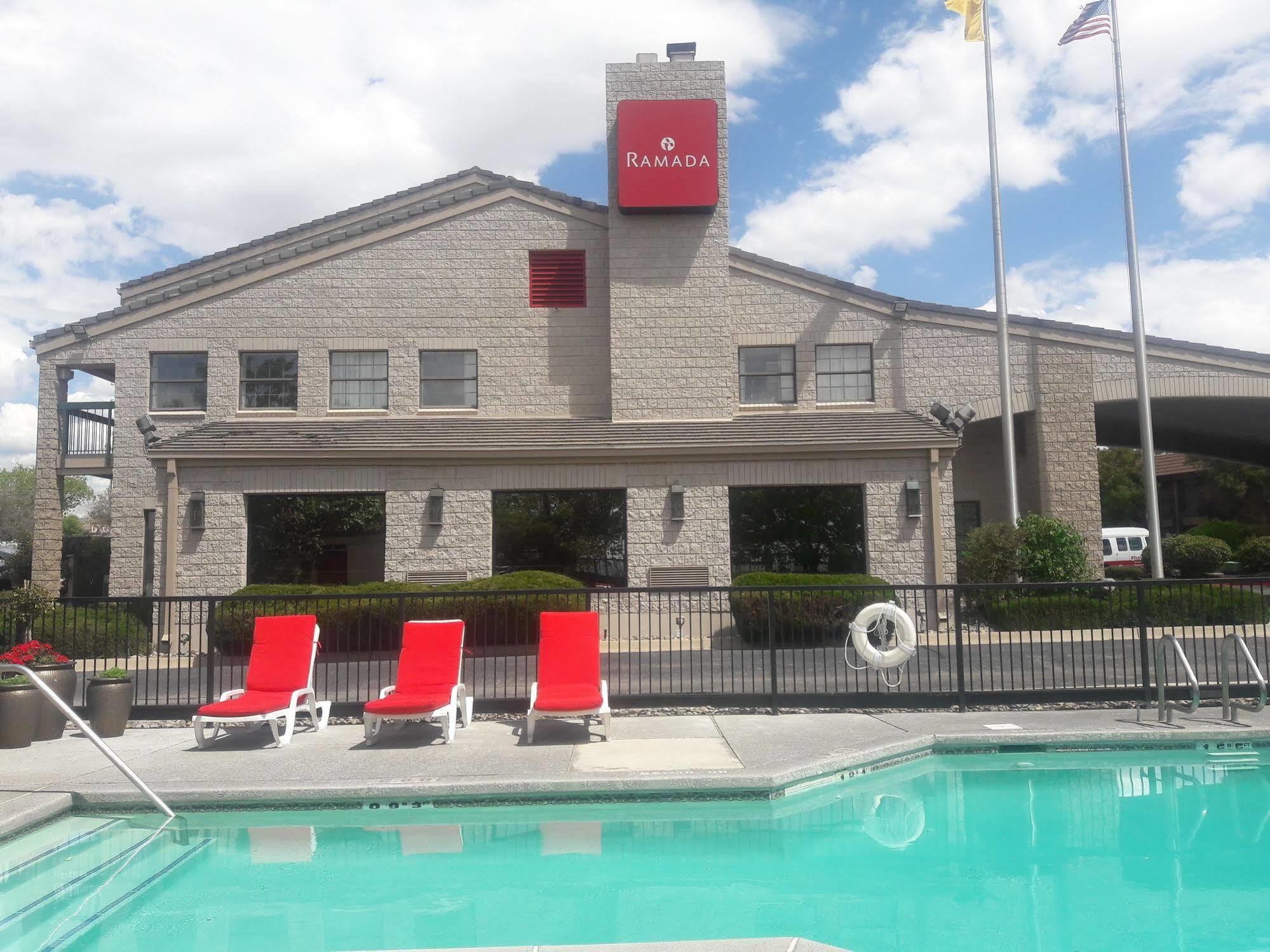 Ramada By Wyndham Albuquerque Airport Hotel Buitenkant foto